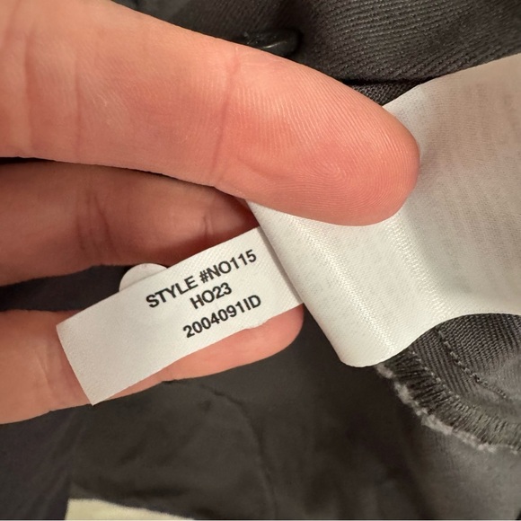 Madewell Darted Button Up Shirt in (Re)generative Chino - Picture 7 of 8